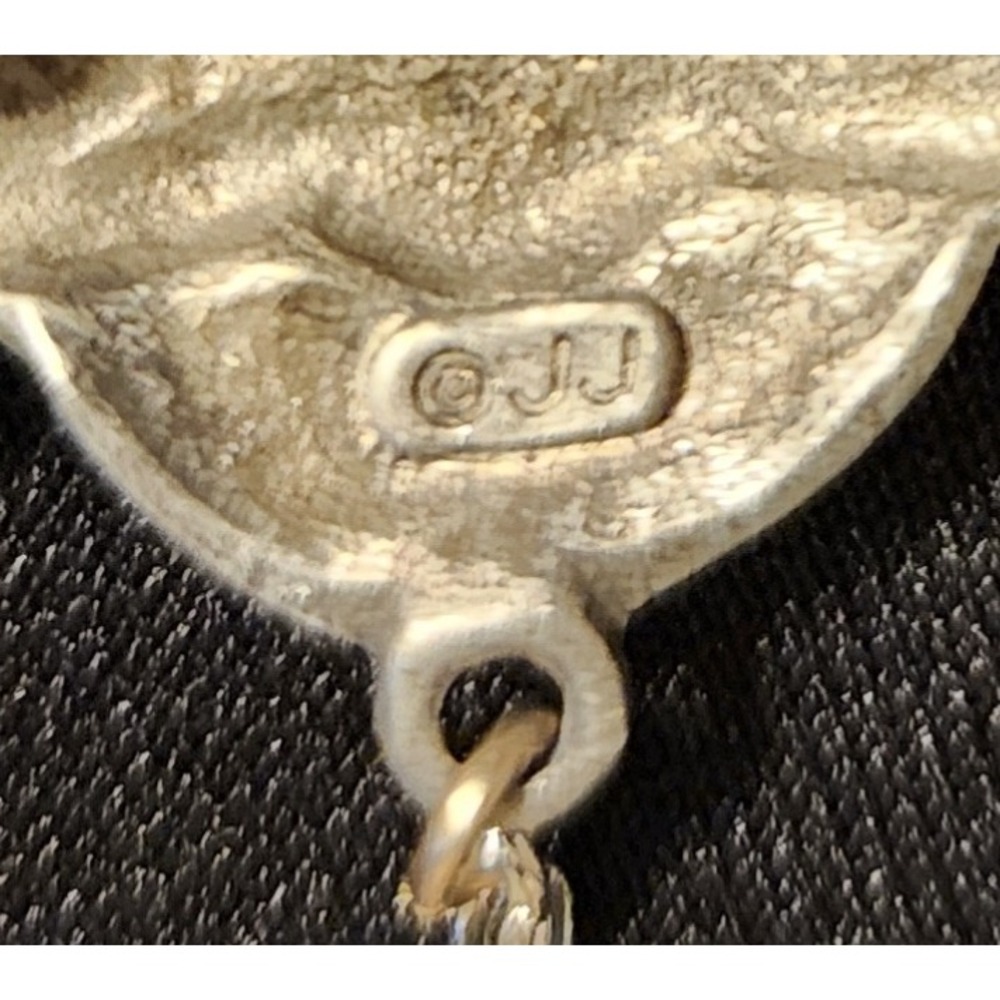 JJ Jonette Dog with Bone and Hand Leash Pewter Chain Brooch Pin Artifacts 1996 - Picture 3 of 6